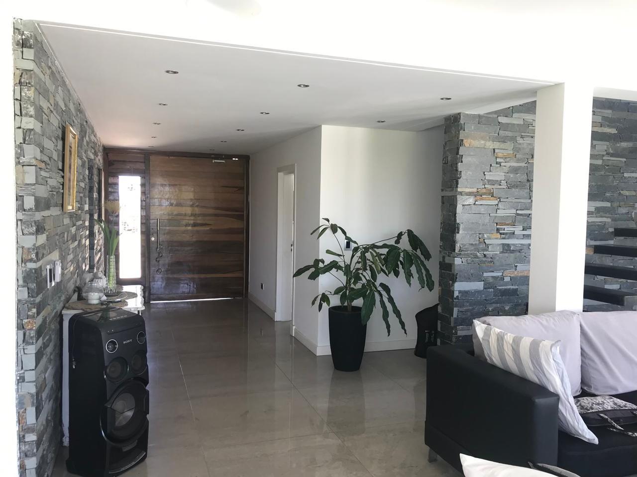 Foto de Muy linda Casa AMOBLADA en alquiler ANUAL!, imagen 2