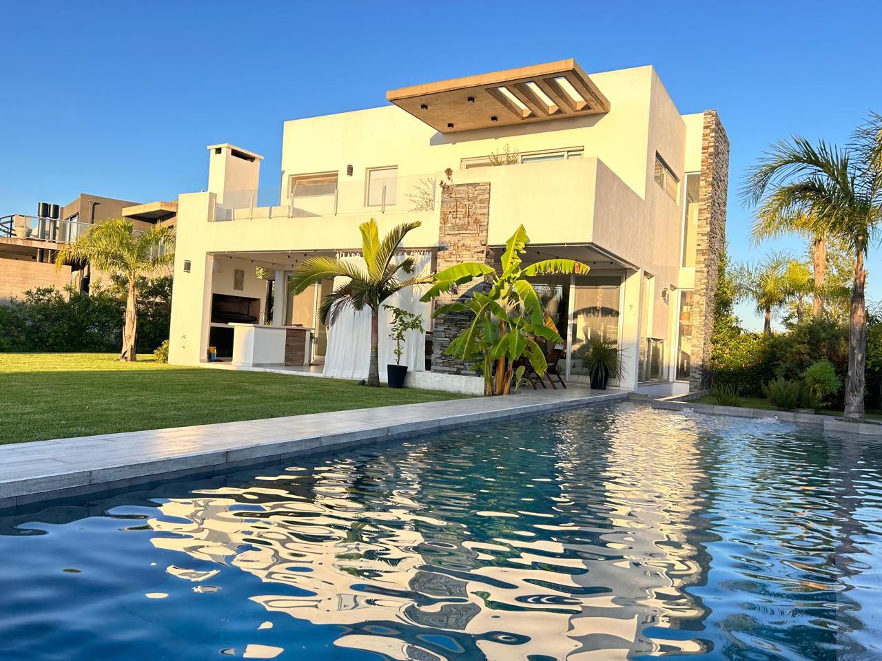 Foto de Muy linda Casa AMOBLADA en alquiler ANUAL!, imagen 1
