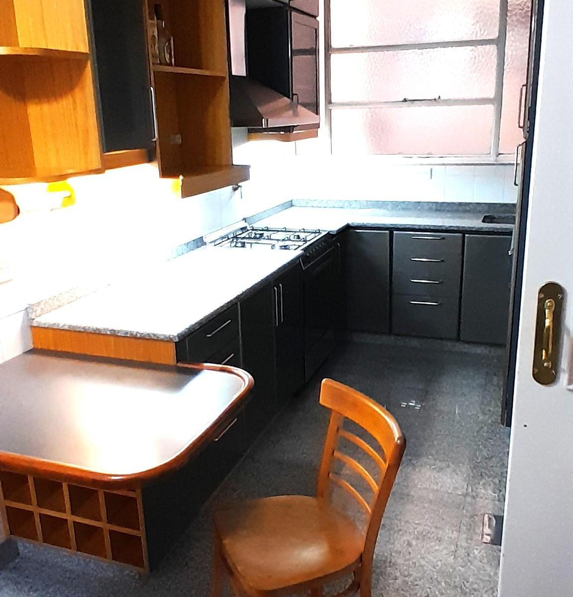 Recoleta - Frente Plaza 4 Dorm. Cochera. Baulera Alto 3