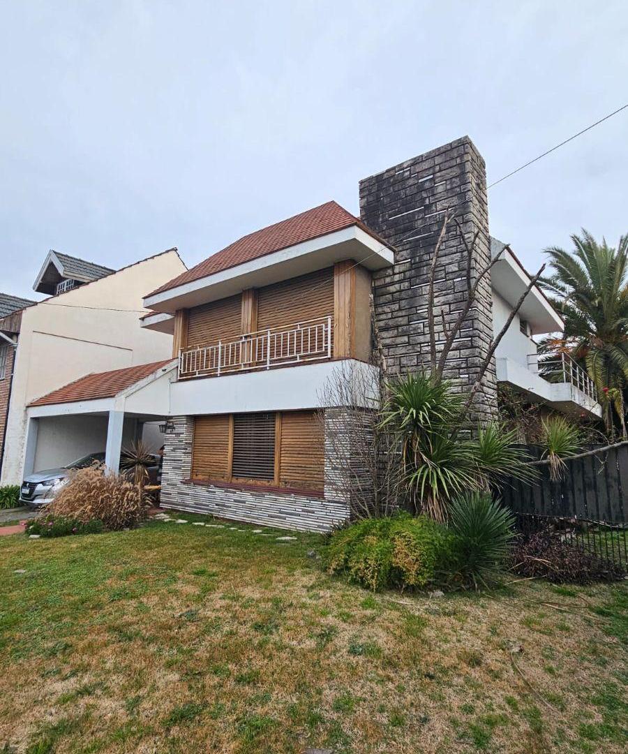 Foto de Importante casa en venta en Marcos Tiglio 1348, Burzaco., imagen 2