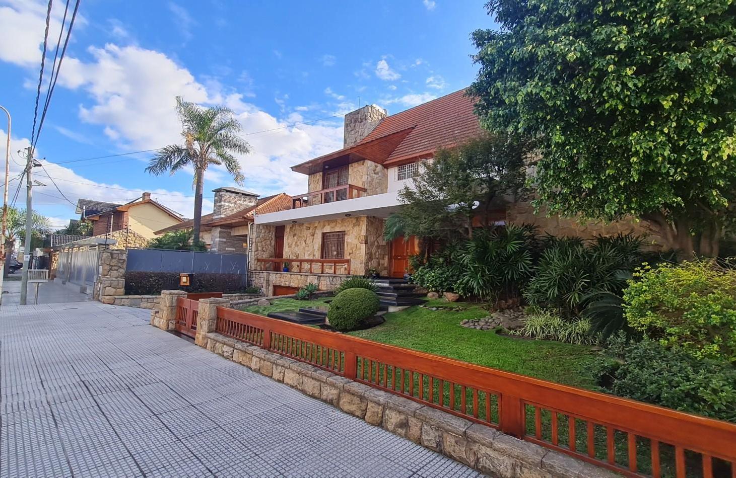 Foto de Chalet Premium en Venta - Ramos Mejia - 7 Ambientes, imagen 3
