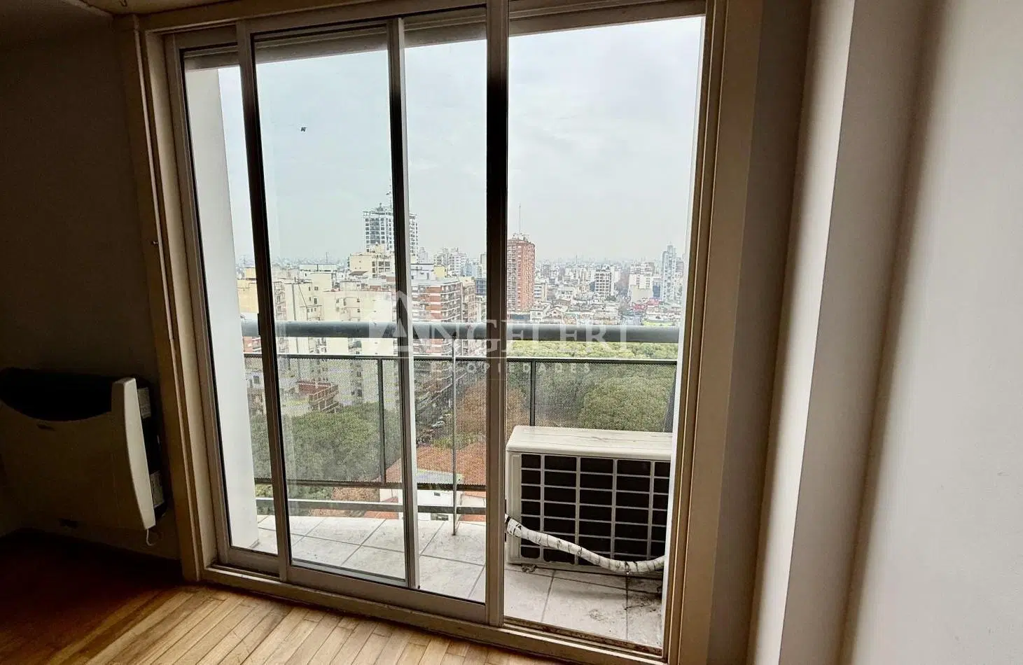 Departamento 2 Ambientes con Increible Vista y Cochera Cubierta 3