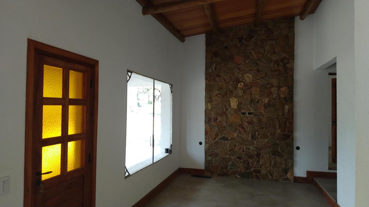 Foto de Hermosa casa con detalles a terminar en La Población, imagen 2