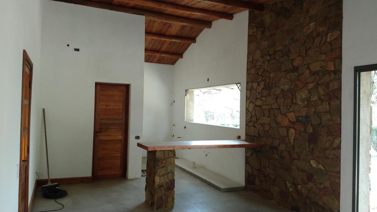 Foto de Hermosa casa con detalles a terminar en La Población, imagen 5