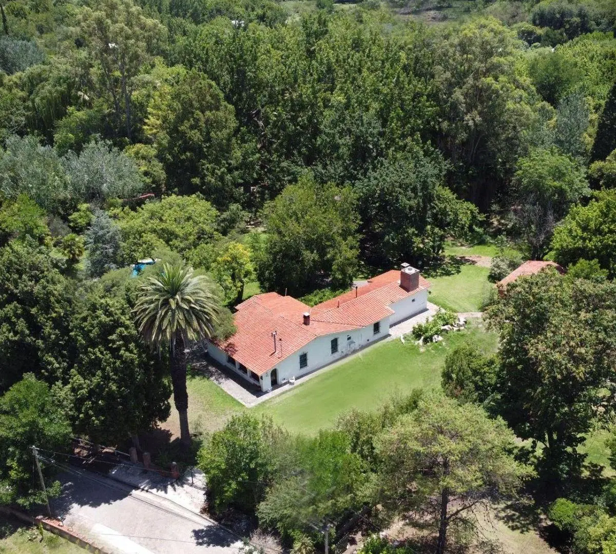 Hermosa propiedad a la venta en Villa de las rosas 2