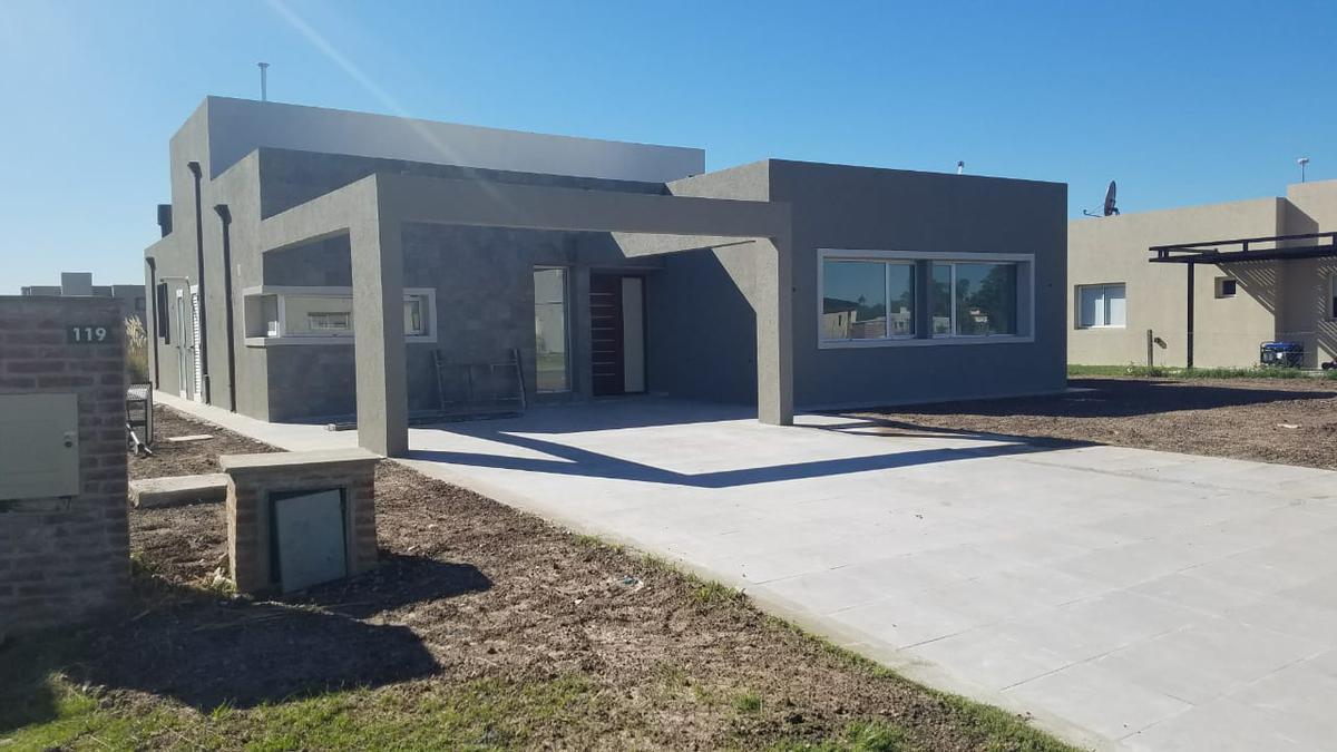 Casa en venta en Barrio Santa Juana Canning