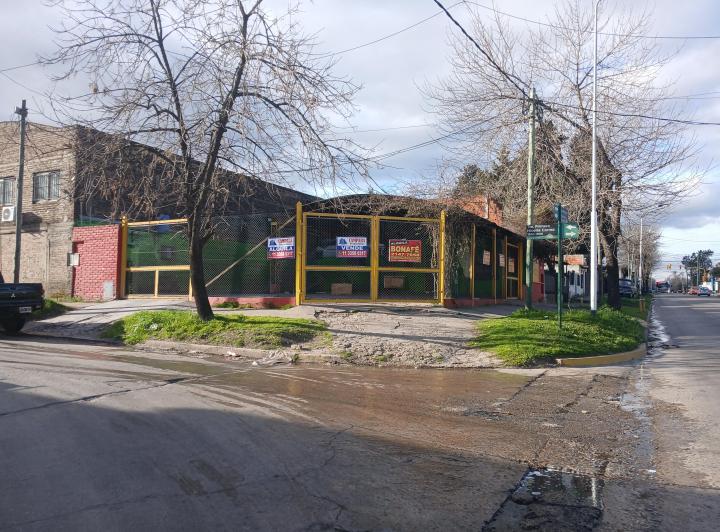 LOCAL EN VENTA/ ALQUILER EN MONTE GRANDE 5