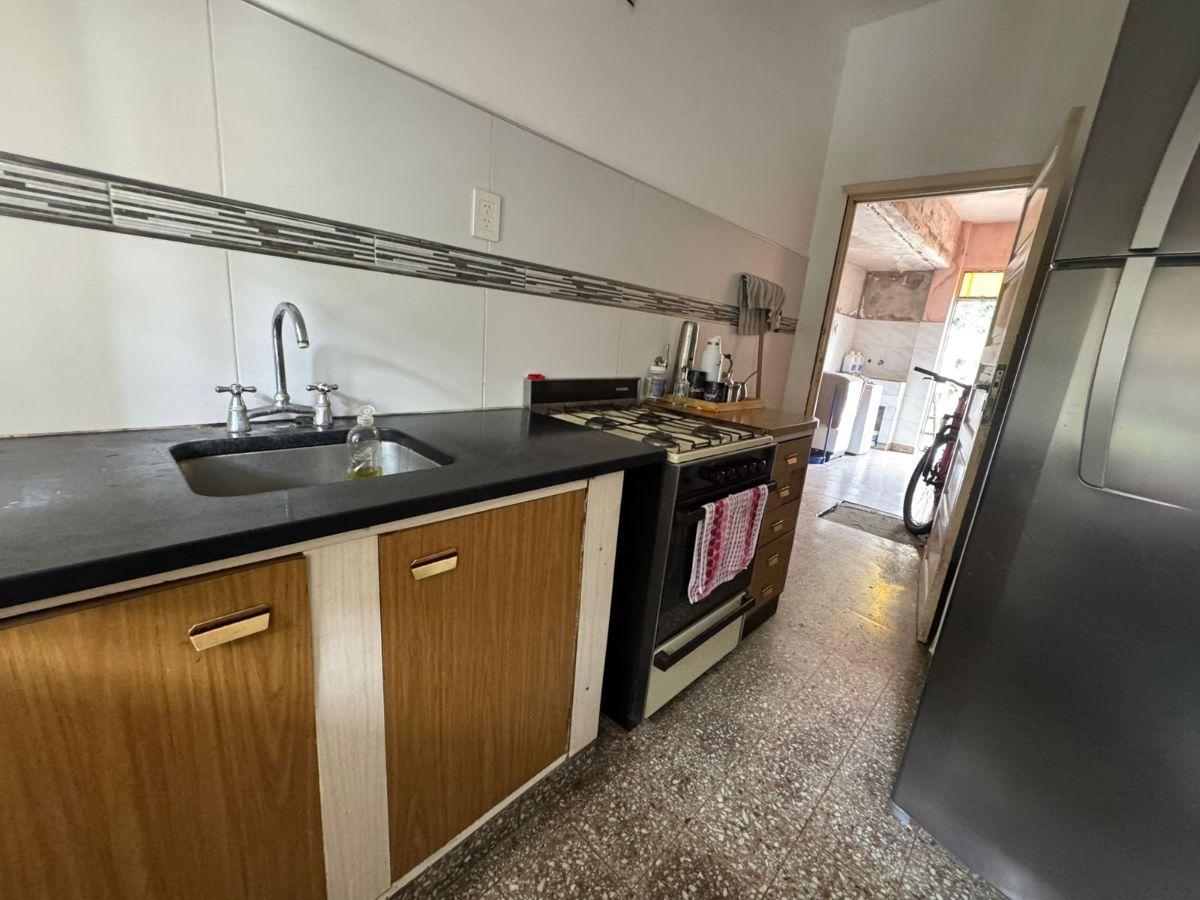 Foto de CASA EN VENTA DE 3 AMB. + MONOAMBIENTE EN MONTE GRANDE APTO CREDITO, imagen 4
