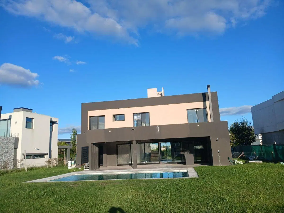 CASA 5 AMBIENTES A ESTRENAR EN ALQUILER EN TERRALAGOS CANNING 2