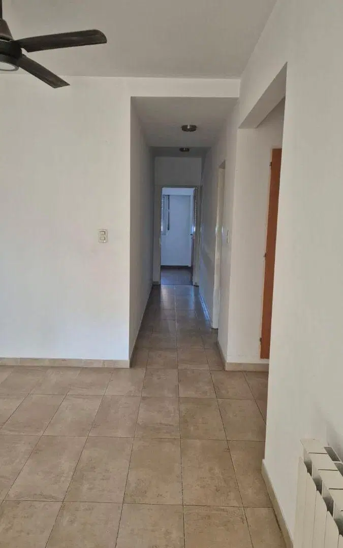 Departamento semipiso 3 ambientes con cochera, excelente ubicación en Monte Grande 5