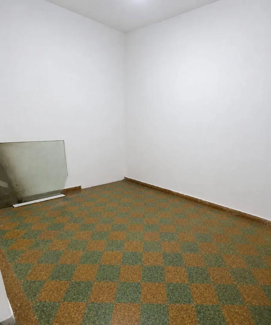 Local comercial en alquiler en pleno centro de Monte Grande 3