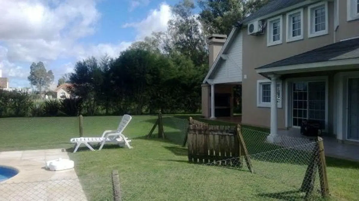 Impecable Chalet de 4 Ambientes con pileta en Alquiler | Barrio Don Joaquín, Canning 4