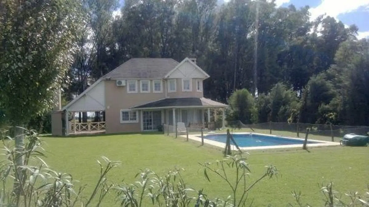 Impecable Chalet de 4 Ambientes con pileta en Alquiler | Barrio Don Joaquín, Canning 5