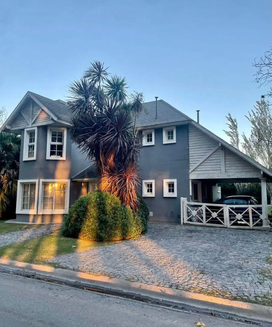 Impecable Chalet de 4 Ambientes con pileta en Alquiler | Barrio Don Joaquín, Canning 2