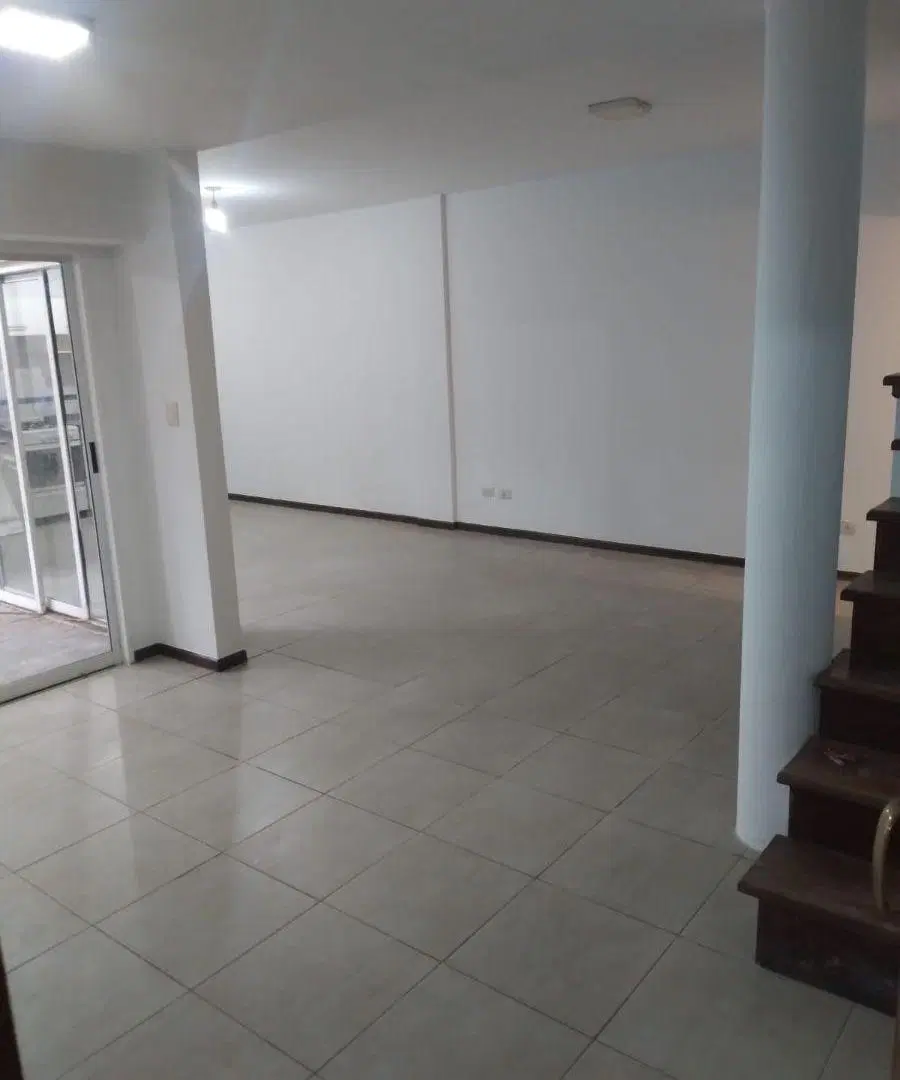 Dúplex 4 ambientes en alquiler, excelente zona residencial a metros del centro de Monte Grande 4