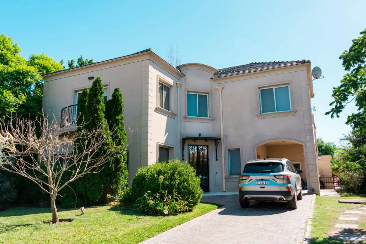 Hermosa casa en venta. Barrio Privado El Rocio - Canning 3