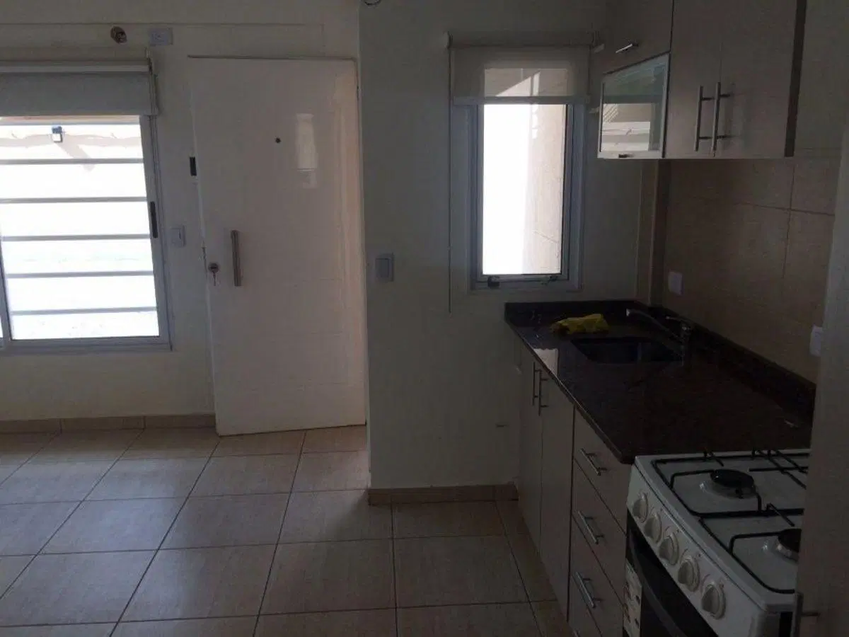 DEPTO EN COMPLEJO EN EZEIZA DE 2 AMBIENTES EN PB CON PATIO Y PARRILLA VENTA APTO CREDITO 3