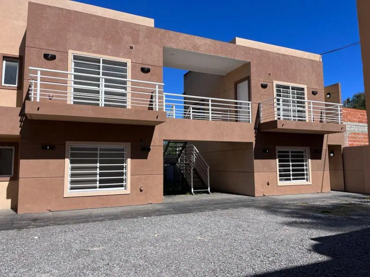 DEPTO EN COMPLEJO EN EZEIZA DE 2 AMBIENTES EN PB CON PATIO Y PARRILLA VENTA APTO CREDITO 2