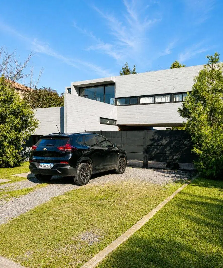 Imponente Casa Minimalista en barrio cerrado El Centauro - Canning. APTA CRÉDITO 2