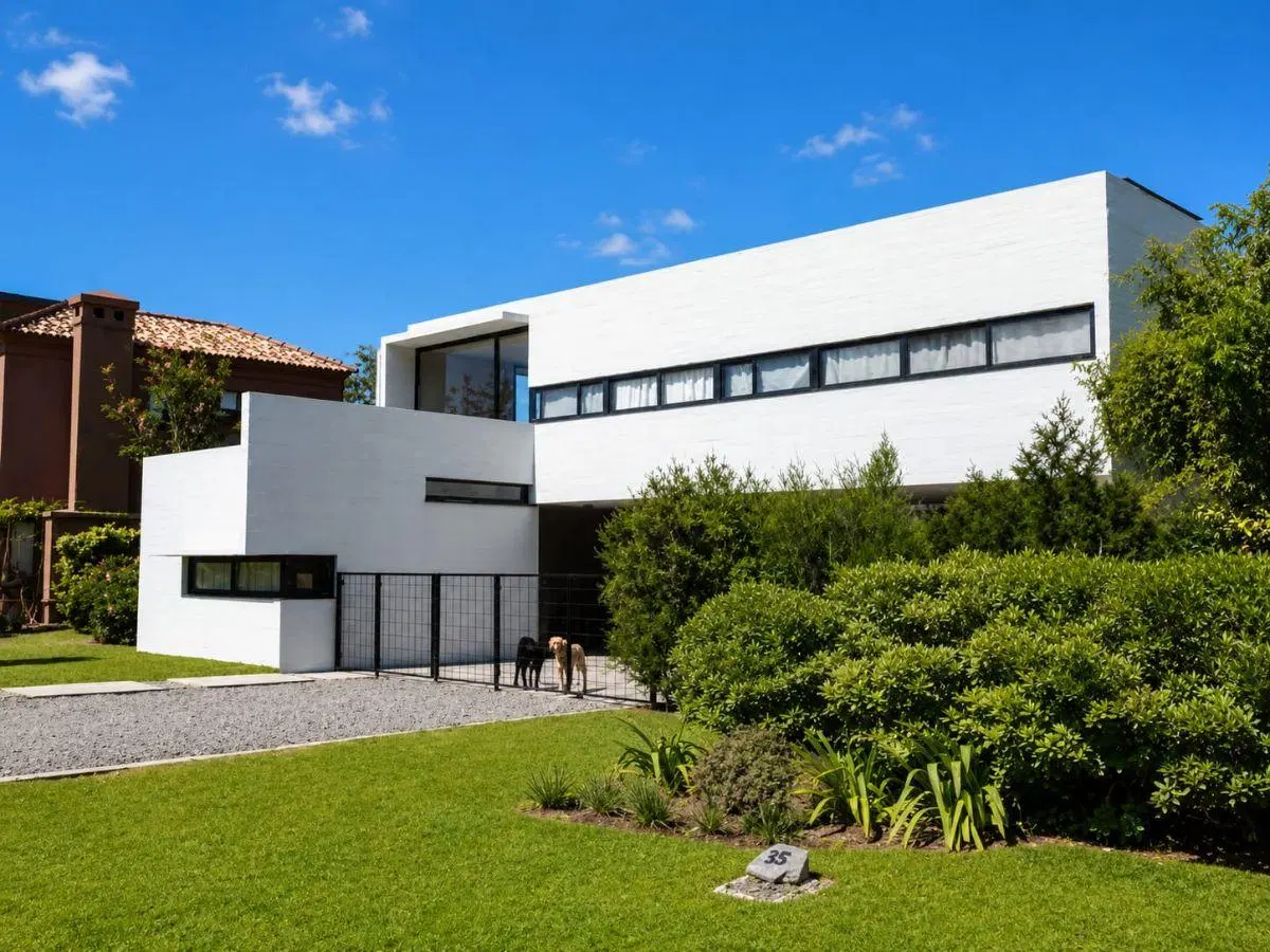Imponente Casa Minimalista en barrio cerrado El Centauro - Canning. APTA CRÉDITO 3