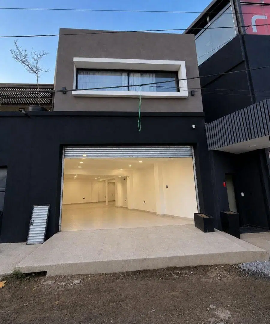 Amplio local comercial a estrenar en alquiler a metros de Mariano Castex al 2400/Ruta 58. Canning 8