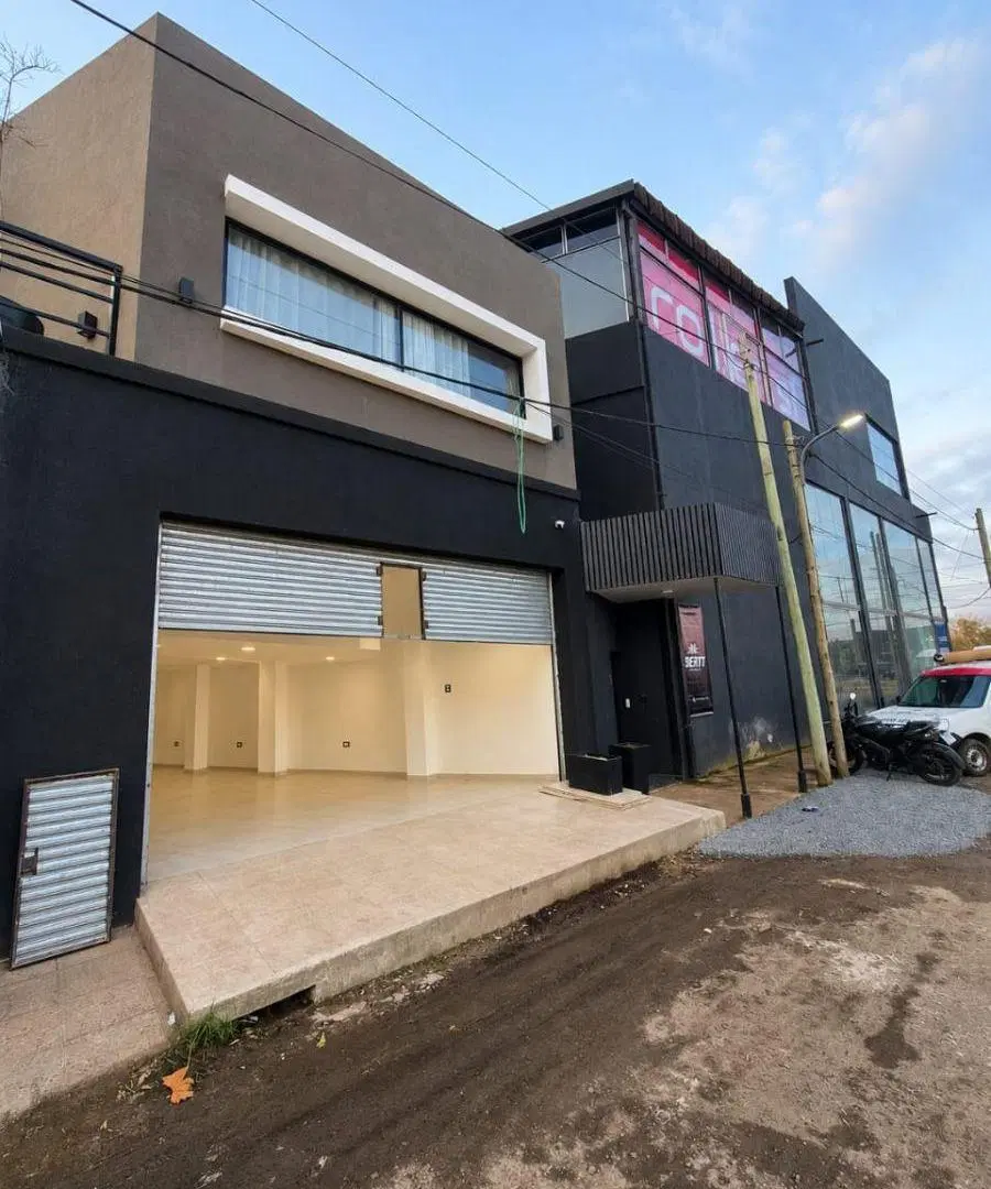 Amplio local comercial a estrenar en alquiler a metros de Mariano Castex al 2400/Ruta 58. Canning 3
