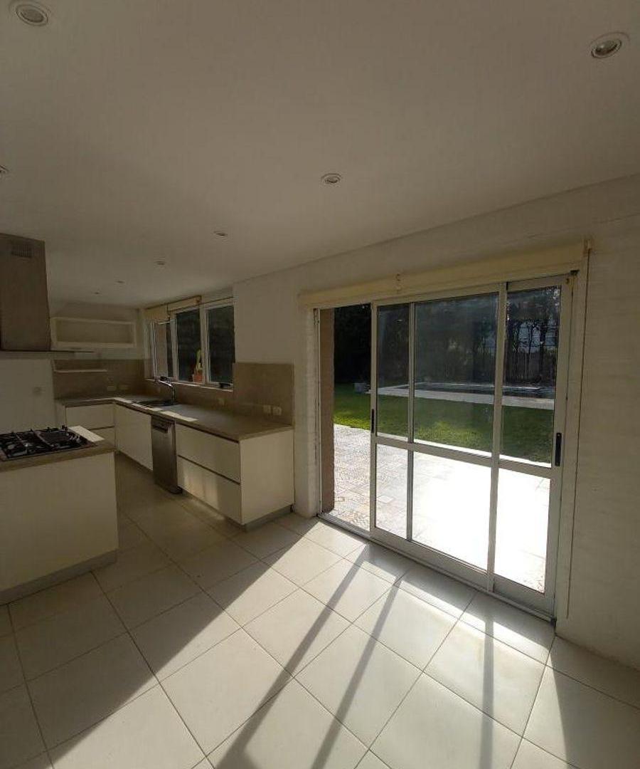Foto de HERMOSA PROPIEDAD EN ECHEVERRIA DEL LAGO CANNING- VENTA / ALQUILER ANUAL, imagen 5