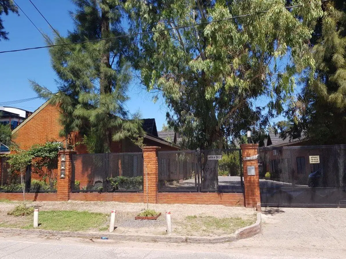 DÚPLEX DE 4 AMB. EN VENTA / ALQUILER EN CENTRO DE CANNING 8