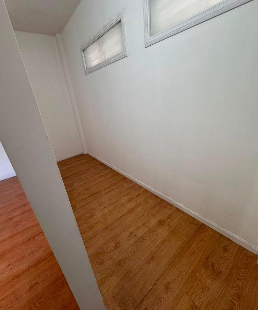 Foto de Venta - Departamento 2 ambientes con cochera en Luis Guillón, imagen 5