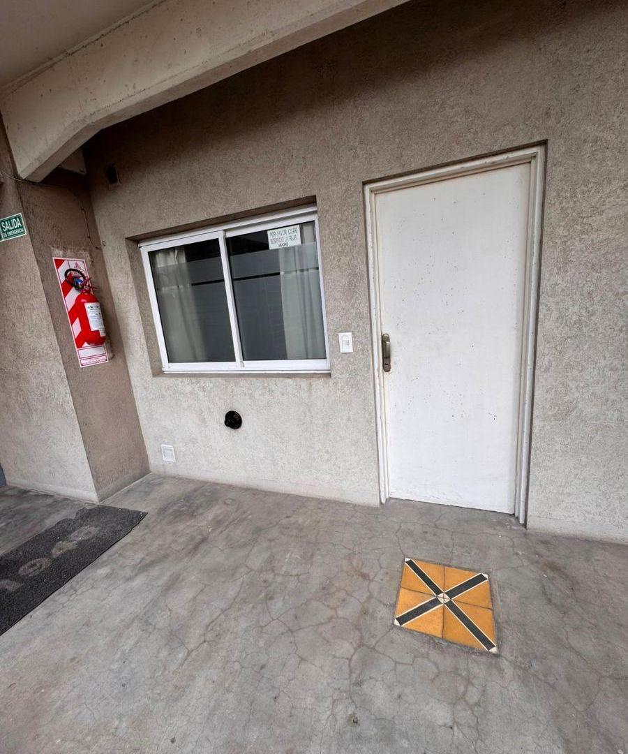 Foto de Venta - Departamento 2 ambientes con cochera en Luis Guillón, imagen 4