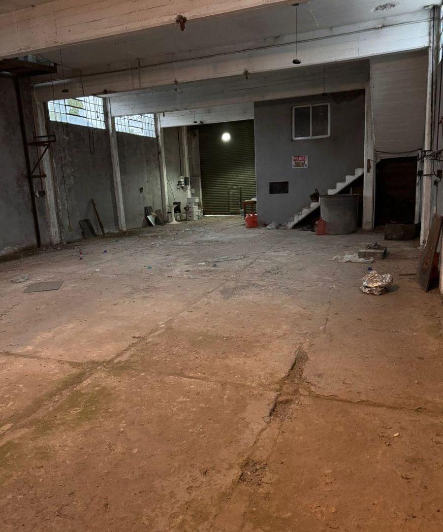 Foto de AMPLIO GALPÓN COMERCIAL / INDUSTRIAL EN VENTA Y ALQUILER, imagen 5