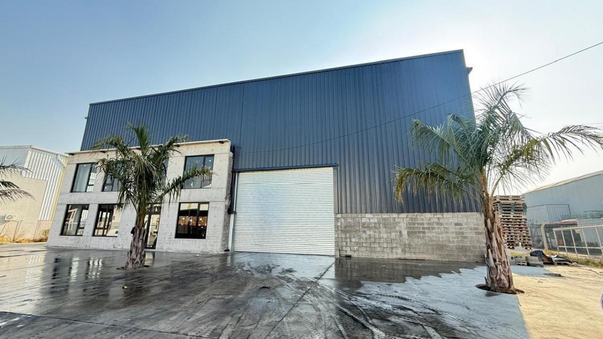 Foto de EXCLUSIVA NAVE INDUSTRIAL EN VENTA | 2.600 M² CUBIERTOS EN LOTE DE, imagen 5