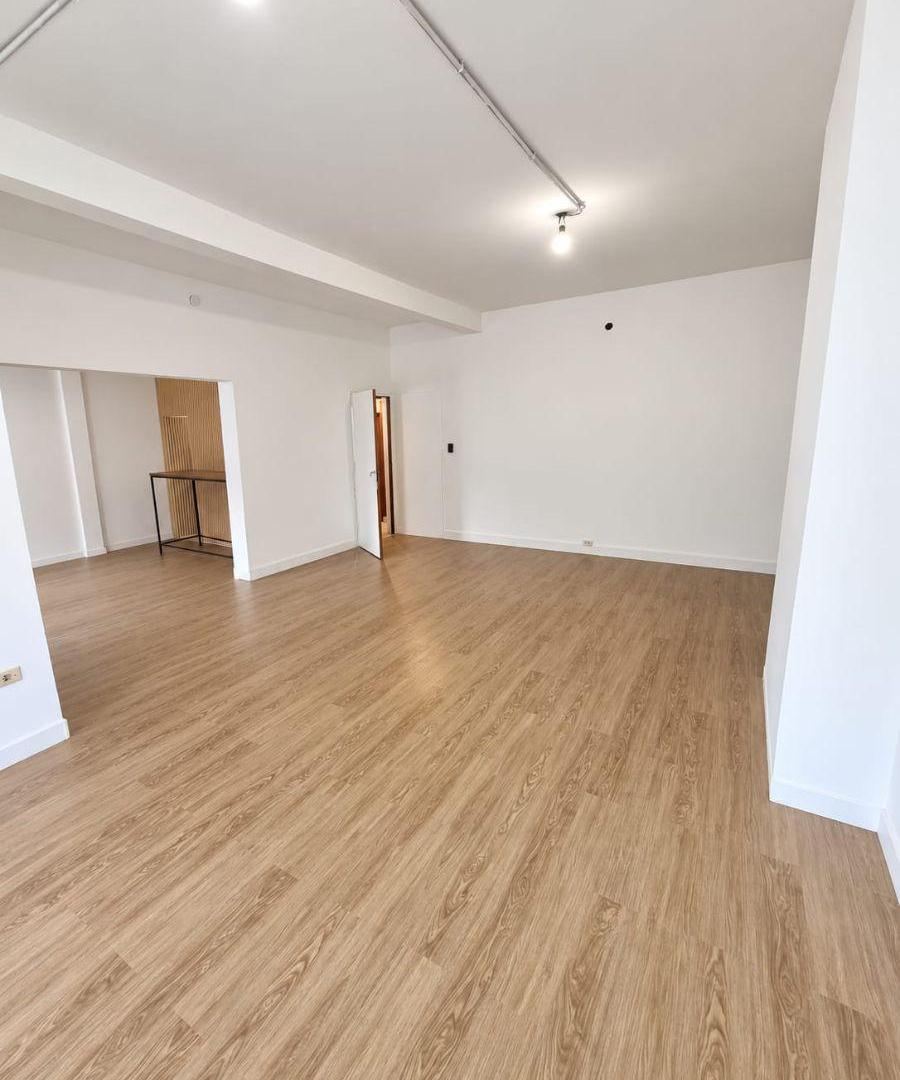 Foto de Local comercial con doble vidriera en alquiler. Pleno centro de Canning, imagen 5