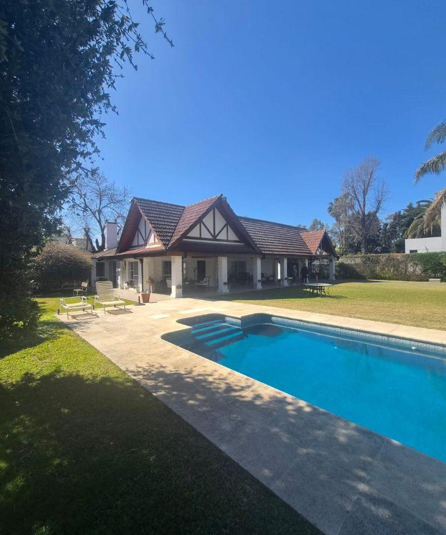 Foto de EXCLUSIVA RESIDENCIA EN VENTA | CLUB DE CAMPO LOS ROSALES, CANNING, imagen 1