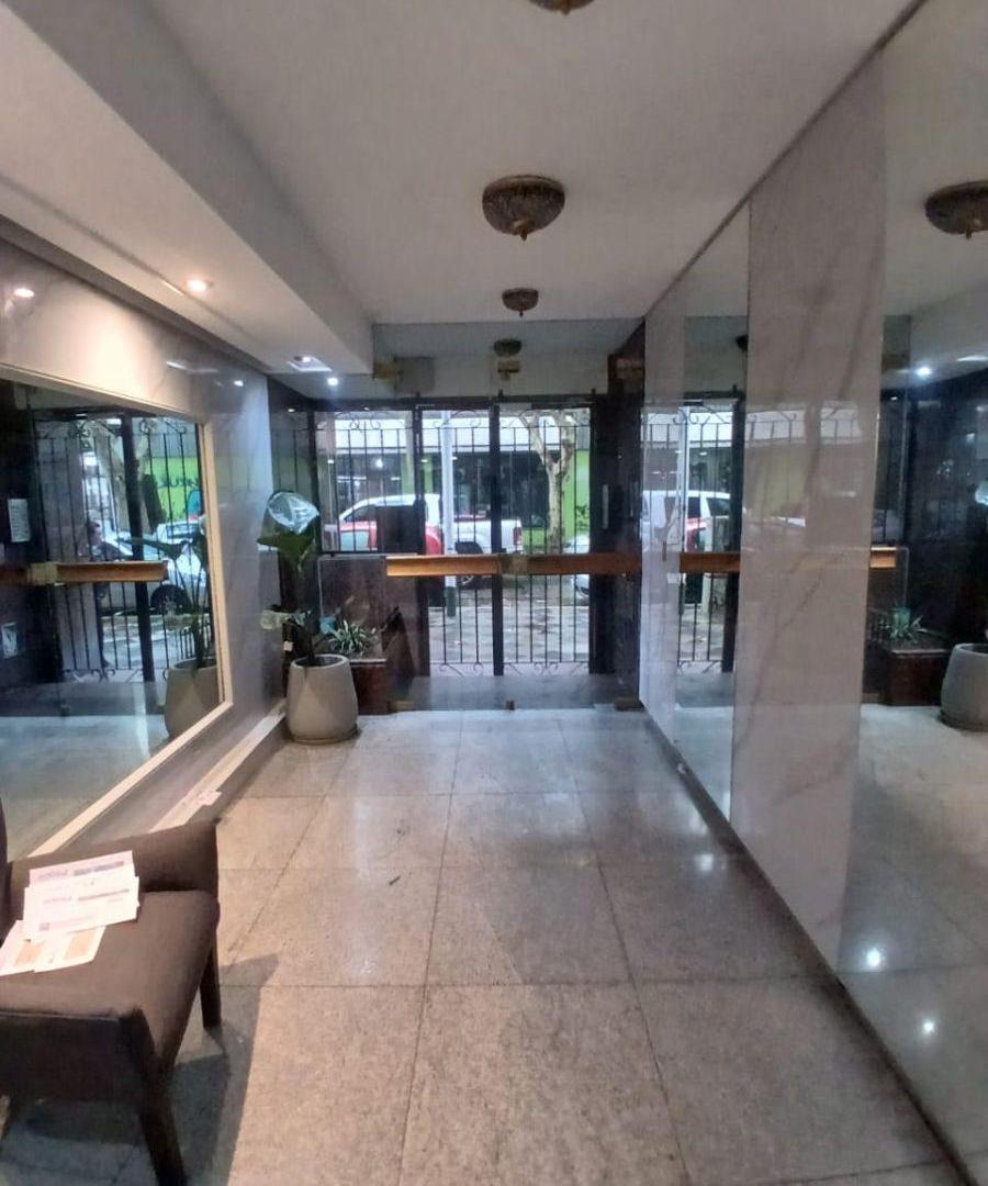 Foto de Alquiler - Departamento 4 ambientes en pleno centro de Monte Grande, imagen 4