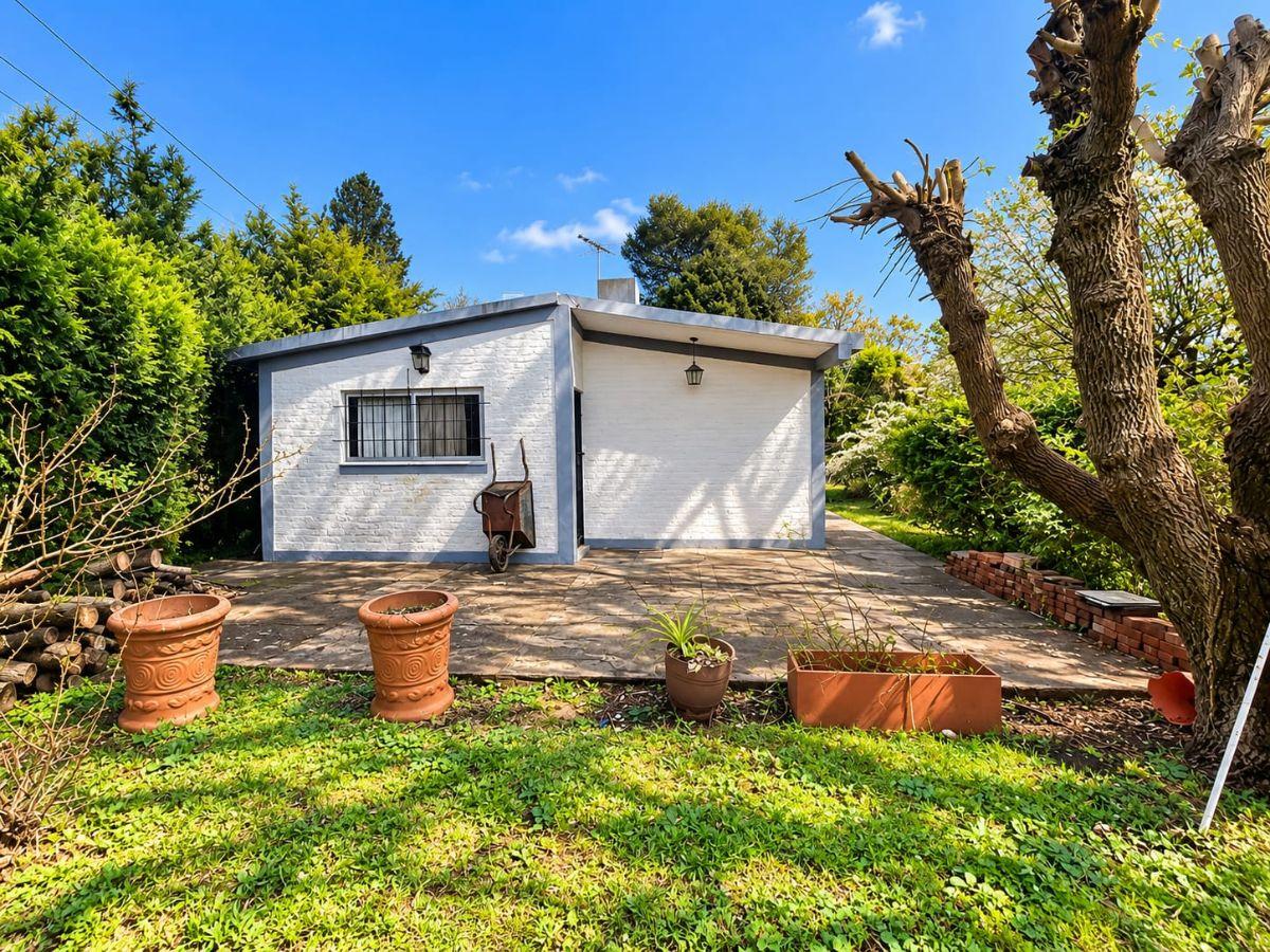 Foto de Venta - Dos lotes total 1.080 m² en con pequeña construcción. Club de, imagen 4