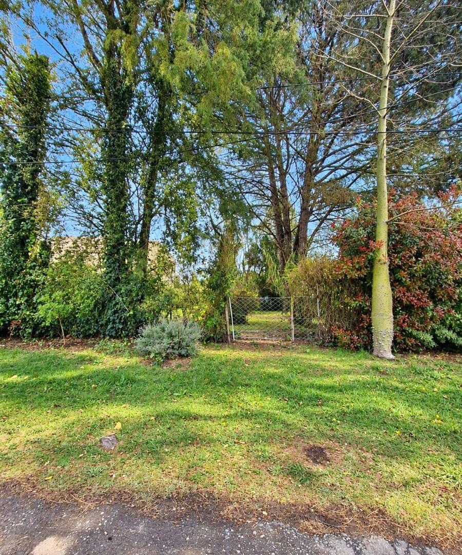 Foto de Venta - Dos lotes total 1.080 m² en con pequeña construcción. Club de, imagen 1