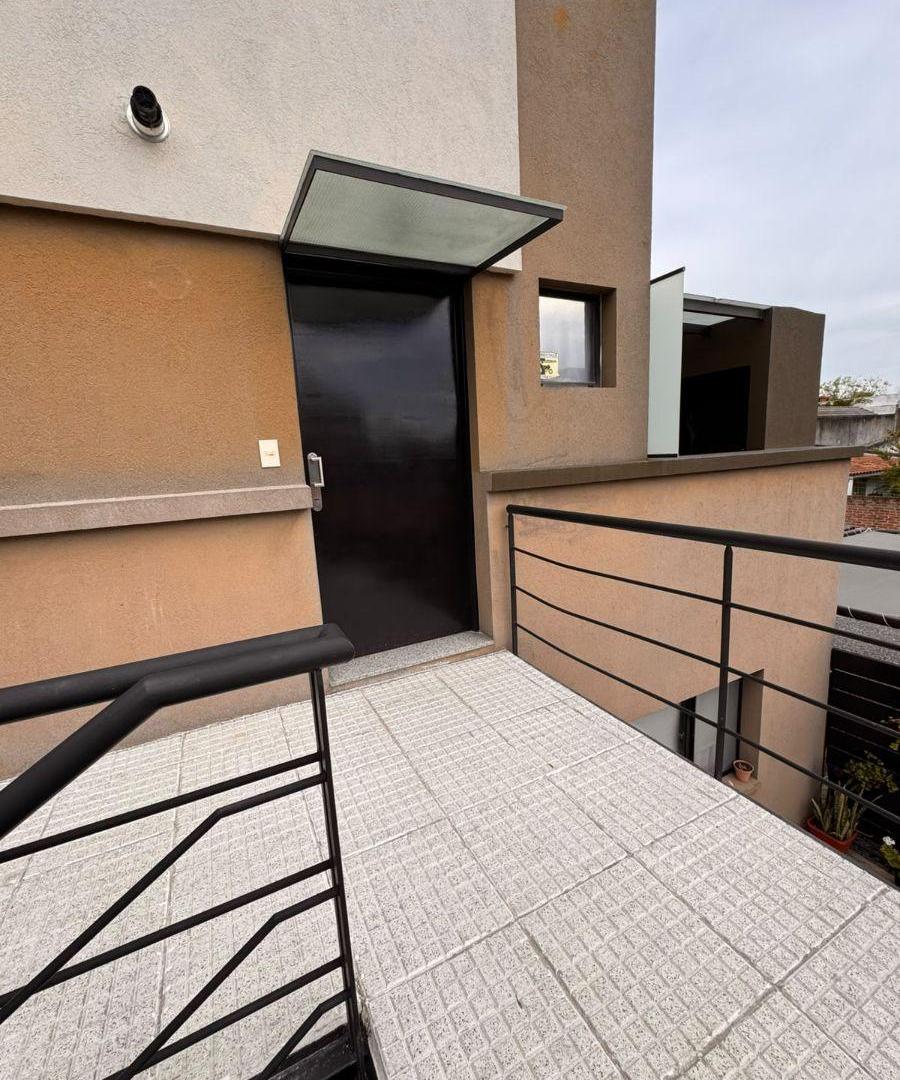 Foto de VENTA DEPARTAMENTO DE 3 AMB TIPO DÚPLEX CON TERRAZA PROPIA | JARDINES, imagen 3