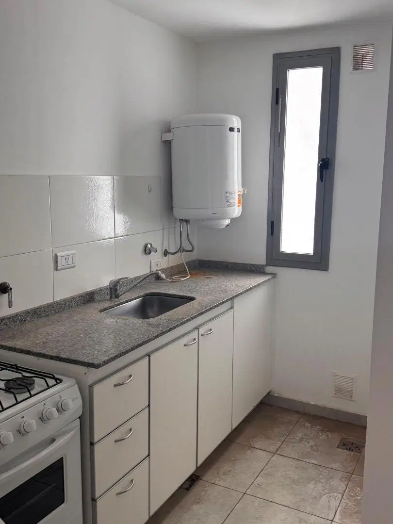 DEPARTAMENTO UN DORMITORIO - Balcarce 300 3 6