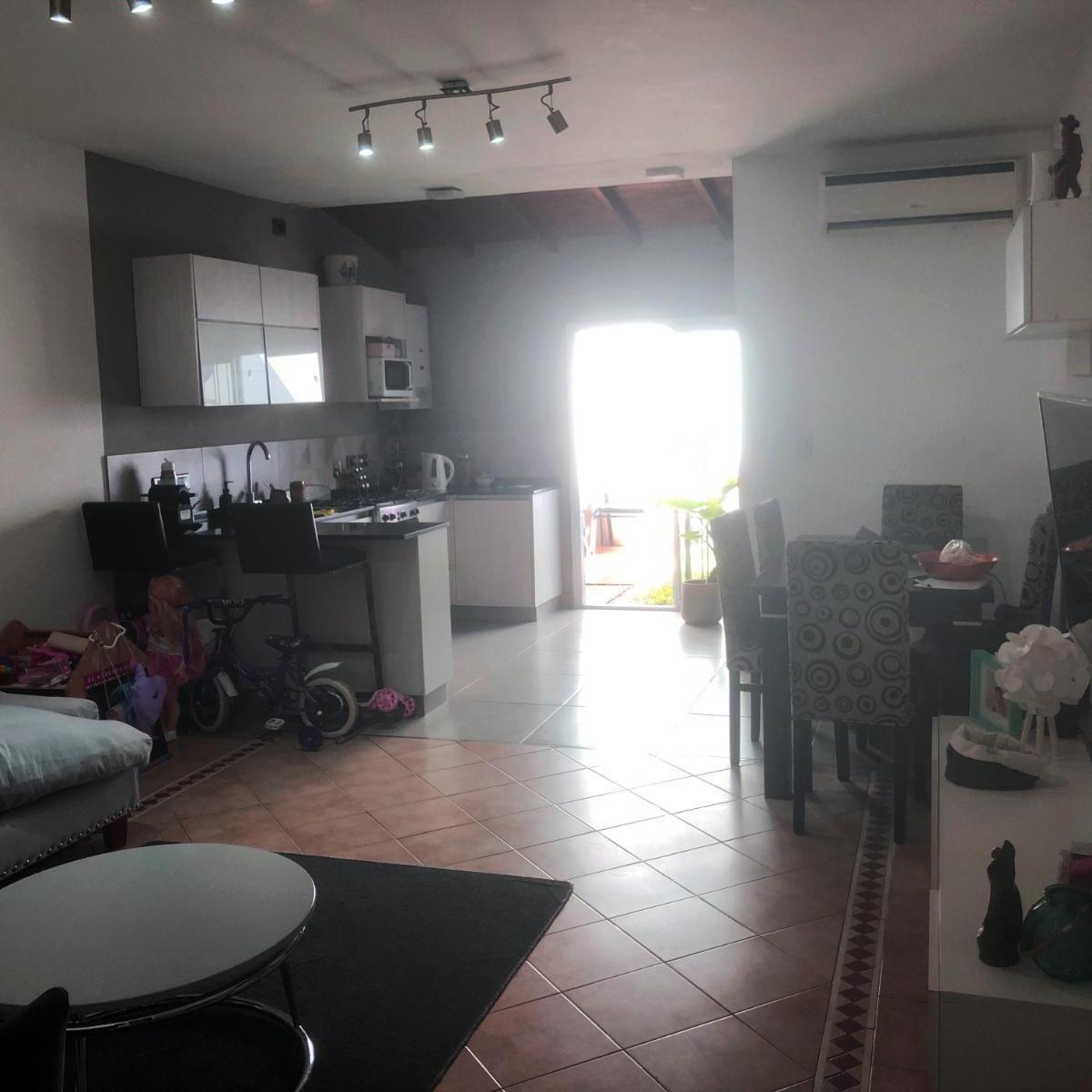 Excelente PH con Patio en Hermosa Zona de Casas Bajas y Sin Expensas 1