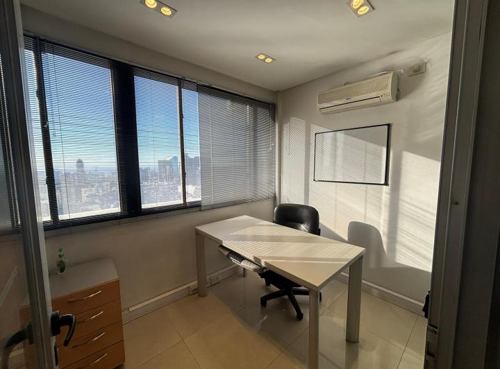 Oficina duplex con vista panoramica lista para ingresar  1