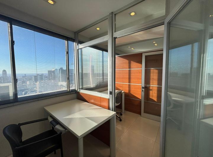 Oficina duplex con vista panoramica lista para ingresar  4