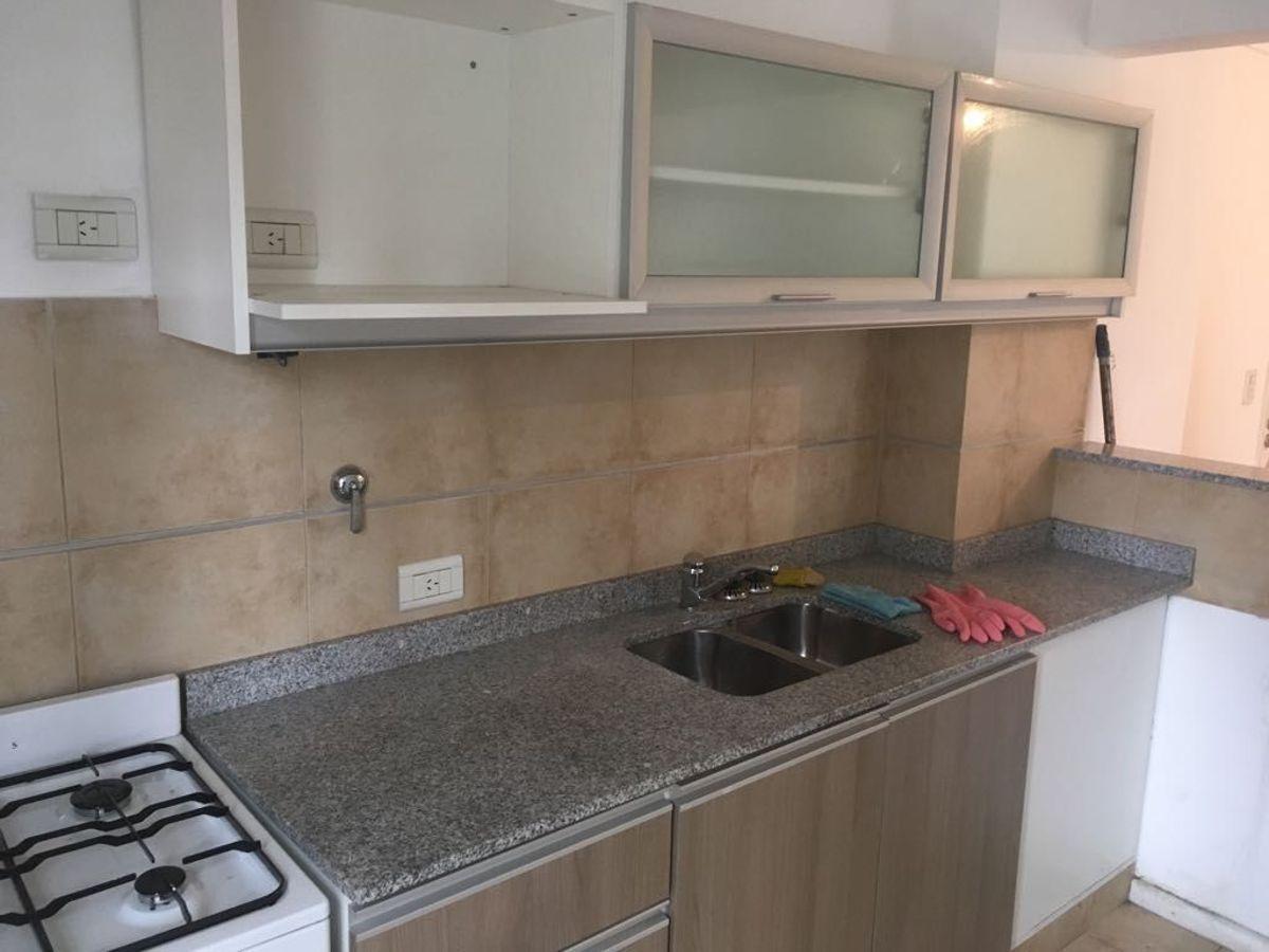 Foto de Departamento 2 Ambientes en Alquiler en Lomas de Zamora, imagen 3