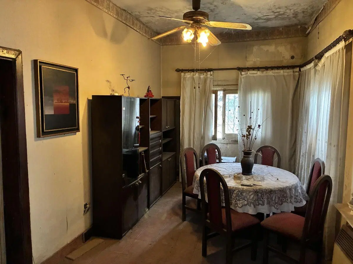 Venta casa a reciclar en Sarandí 8