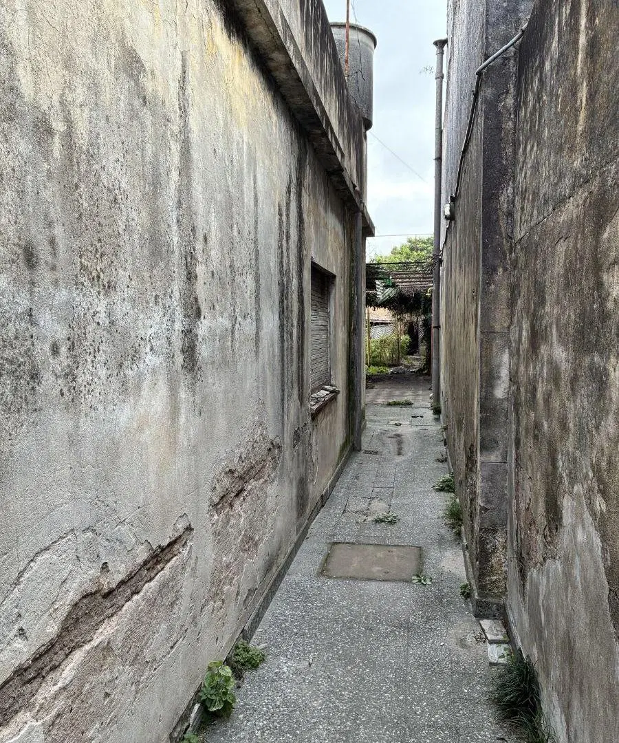 Venta casa a reciclar en Sarandí 3