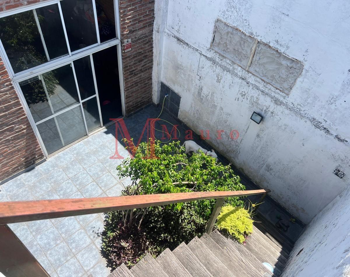 Paternal PH 4 Amb Frente Patio Terraza 2 Baños a Reciclar U$s190.000 3