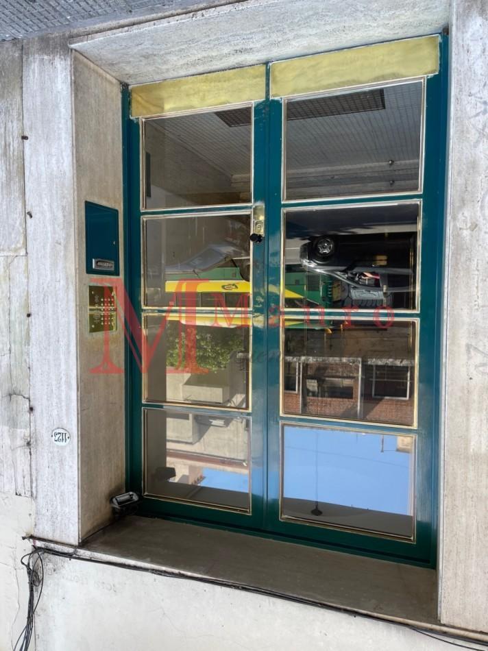 Foto de Apto Credito Monserrat Departamento 3 ambientes al Frente u$s79.900, imagen 2