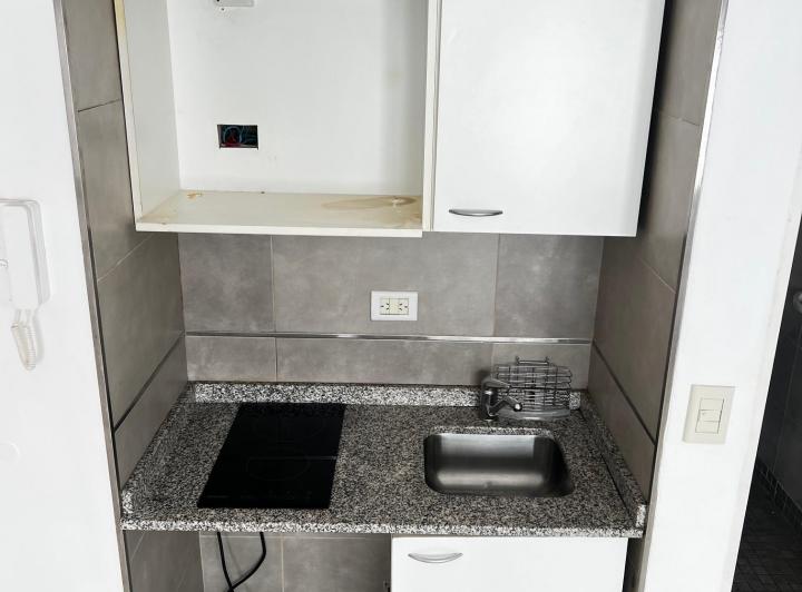 Almagro Alquiler Pringles 400, Monoambiente $380.000 + Exp: $98.000 5
