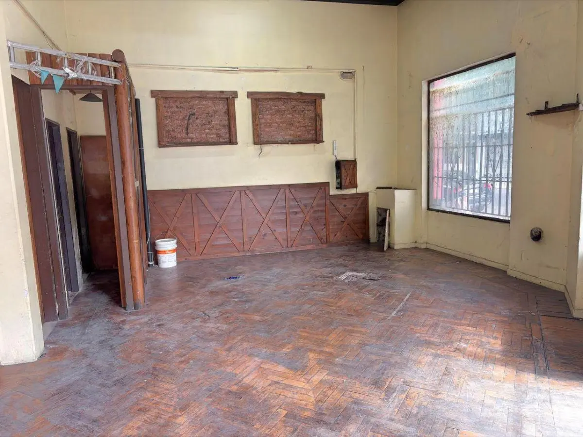 Alquiler Local comercial en esquina 145m2 c/sótano $1800.000 4