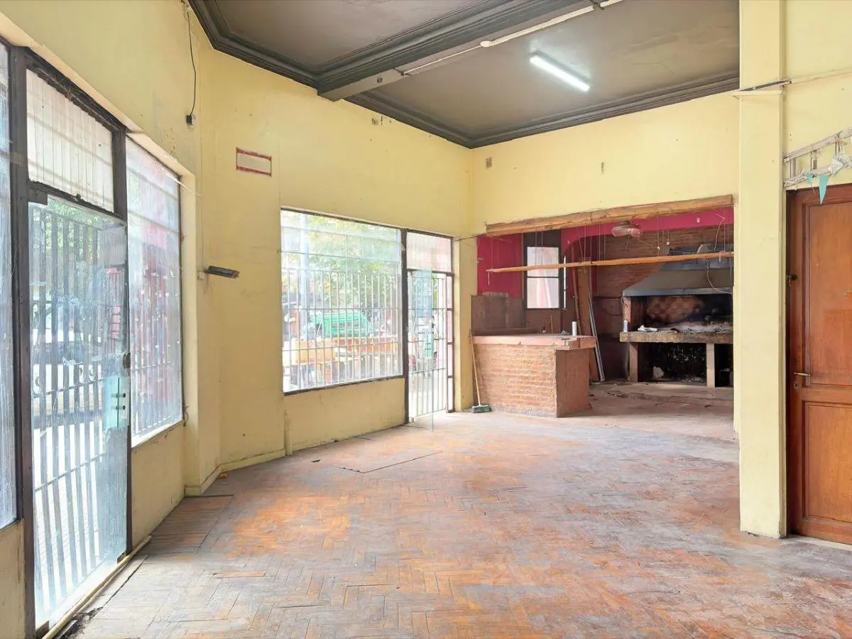 Alquiler Local comercial en esquina 145m2 c/sótano $1800.000 2
